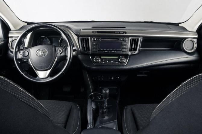 Toyota RAV4 IV (XA40) Рестайлинг с пробегом 2018 года, цена 2 239 000 рублей, 269727 км, внедорожник, Автокод Объявления