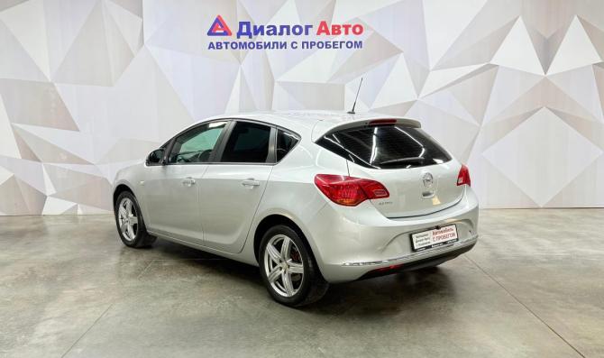 Opel Astra J Рестайлинг с пробегом 2013 года, цена 560 000 рублей, 220132 км, хэтчбек, Автокод Объявления