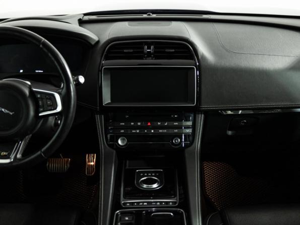 Jaguar F-Pace I с пробегом 2016 года, цена 2 749 700 рублей, 135178 км, внедорожник, Автокод Объявления