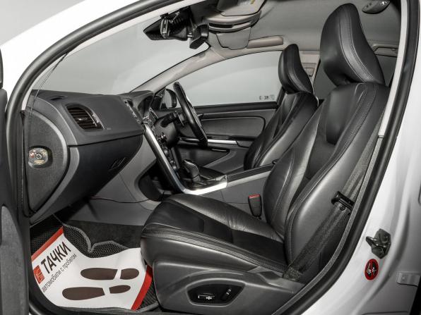 Volvo V60 I Рестайлинг с пробегом 2013 года, цена 1 300 000 рублей, 70000 км, универсал, Автокод Объявления