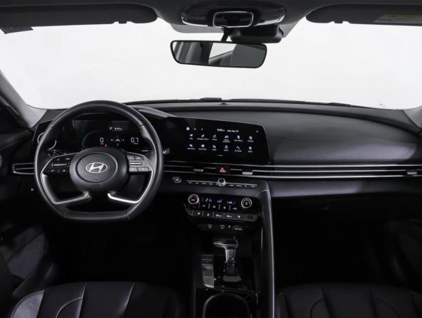 Hyundai Elantra VII (CN7) Рестайлинг с пробегом 2023 года, цена 2 250 000 рублей, 26620 км, седан, Автокод Объявления