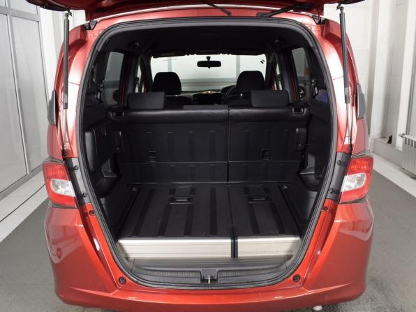 Honda Freed I с пробегом 2011 года, цена 989 995 рублей, 170209 км, компактвэн, Автокод Объявления