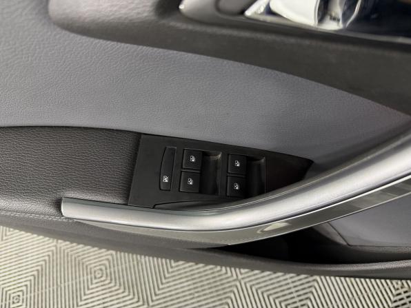 Opel Astra J Рестайлинг с пробегом 2014 года, цена 890 000 рублей, 120000 км, хэтчбек, Автокод Объявления