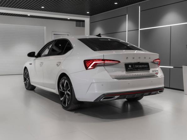 Skoda Octavia IV (A8) с пробегом 2022 года, цена 2 690 000 рублей, 45674 км, лифтбек, Автокод Объявления