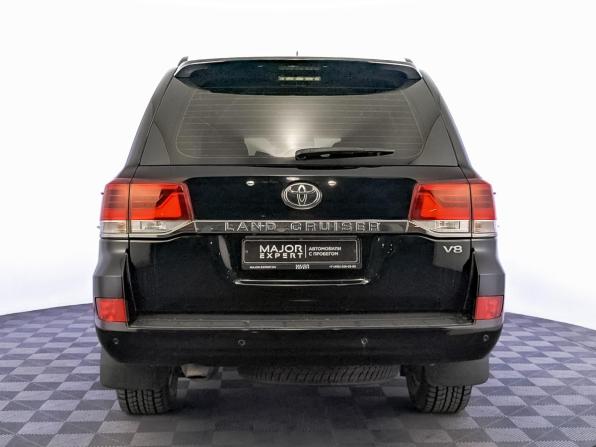 Toyota Land Cruiser 200 Series Рестайлинг 2 с пробегом 2017 года, цена 5 050 000 рублей, 300506 км, внедорожник, Автокод Объявления