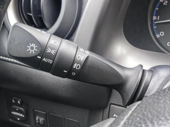Toyota RAV4 IV (XA40) Рестайлинг с пробегом 2018 года, цена 2 446 000 рублей, 112000 км, внедорожник, Автокод Объявления