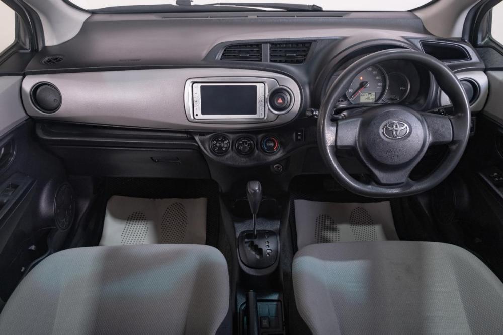 Toyota Vitz III (XP130) Томск  - изображение 10