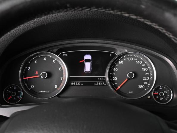 Volkswagen Touareg II с пробегом 2011 года, цена 1 825 000 рублей, 195227 км, внедорожник, Автокод Объявления