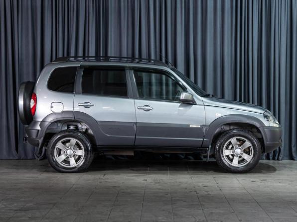 Chevrolet Niva I Рестайлинг с пробегом 2017 года, цена 800 000 рублей, 149110 км, внедорожник, Автокод Объявления