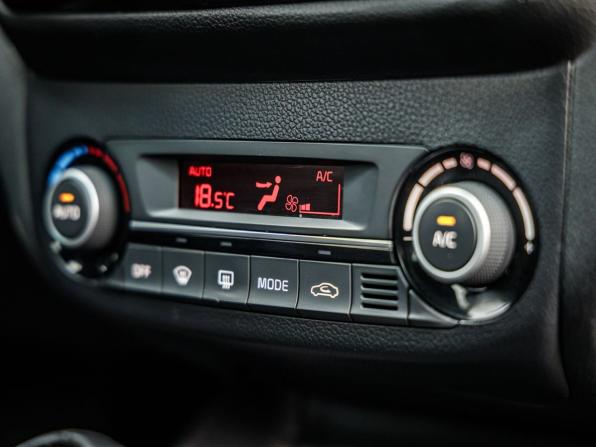 Kia Rio III Рестайлинг с пробегом 2015 года, цена 1 138 000 рублей, 100411 км, седан, Автокод Объявления