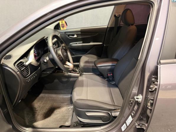 Kia Rio IV Рестайлинг с пробегом 2021 года, цена 1 780 000 рублей, 38640 км, седан, Автокод Объявления
