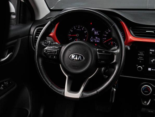 Kia Rio IV Рестайлинг с пробегом 2020 года, цена 1 600 000 рублей, 94464 км, седан, Автокод Объявления