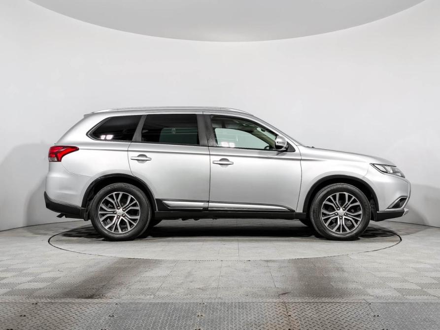 Mitsubishi Outlander III Рестайлинг 2 Санкт-Петербург  - изображение 4
