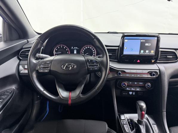 Hyundai Veloster II с пробегом 2019 года, цена 1 650 000 рублей, 97267 км, хэтчбек, Автокод Объявления