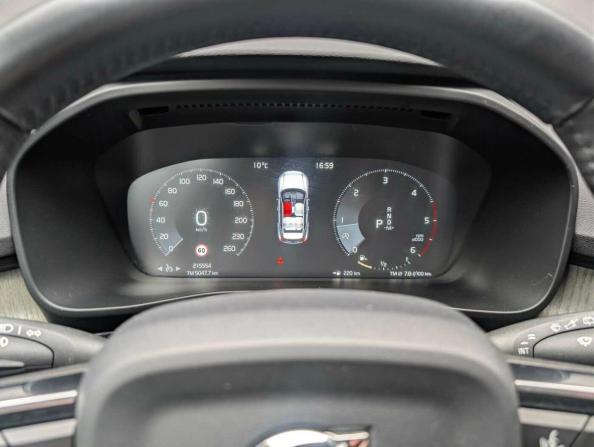 Volvo XC40 I с пробегом 2019 года, цена 2 225 000 рублей, 215551 км, внедорожник, Автокод Объявления