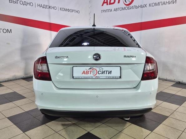 Skoda Rapid I Рестайлинг с пробегом 2018 года, цена 1 080 000 рублей, 119000 км, лифтбек, Автокод Объявления