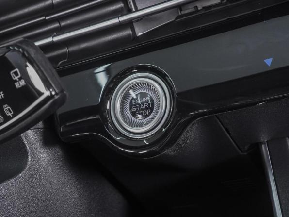 Omoda C5 I с пробегом 2022 года, цена 1 730 000 рублей, 31860 км, внедорожник, Автокод Объявления