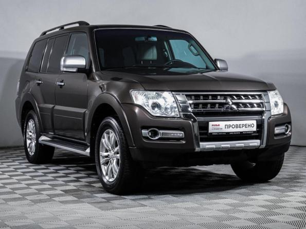 Mitsubishi Pajero IV Рестайлинг 2 с пробегом 2017 года, цена 2 599 000 рублей, 136657 км, внедорожник, Автокод Объявления