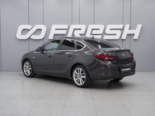 Opel Astra J Рестайлинг с пробегом 2014 года, цена 950 000 рублей, 137222 км, седан, Автокод Объявления