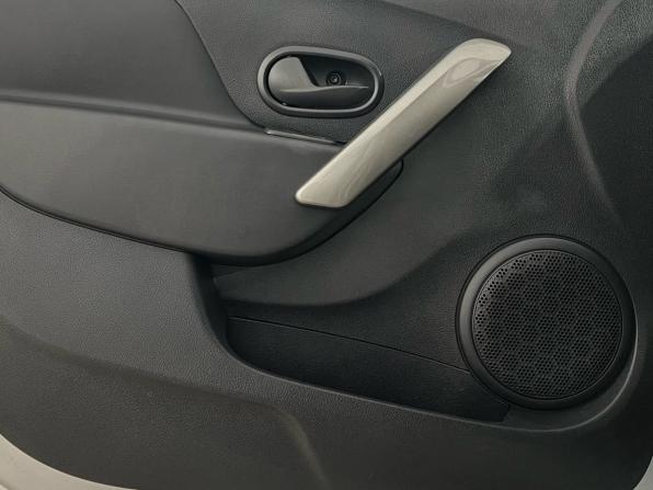 Renault Sandero II Рестайлинг с пробегом 2020 года, цена 1 345 000 рублей, 28601 км, хэтчбек, Автокод Объявления