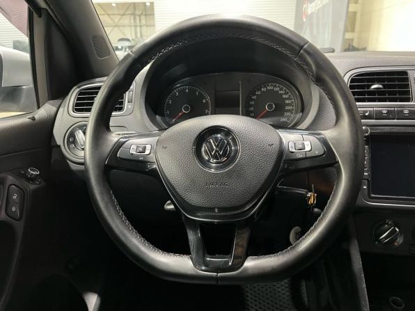 Volkswagen Polo V с пробегом 2012 года, цена 599 000 рублей, 216500 км, седан, Автокод Объявления