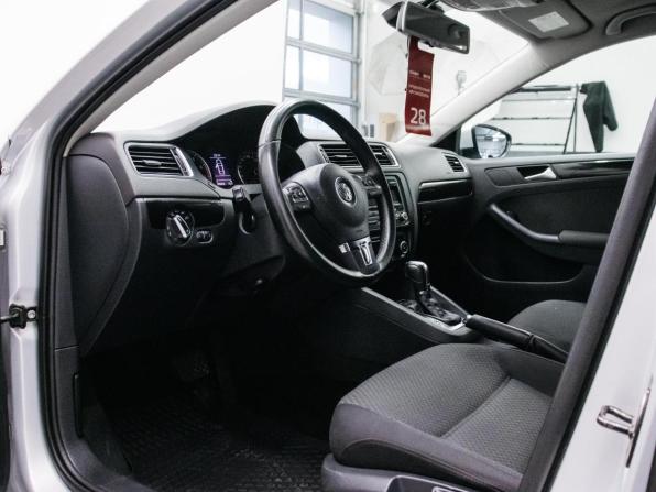 Volkswagen Jetta VI с пробегом 2012 года, цена 1 089 000 рублей, 105854 км, седан, Автокод Объявления