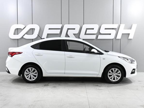 Hyundai Solaris II с пробегом 2018 года, цена 1 229 000 рублей, 176625 км, седан, Автокод Объявления