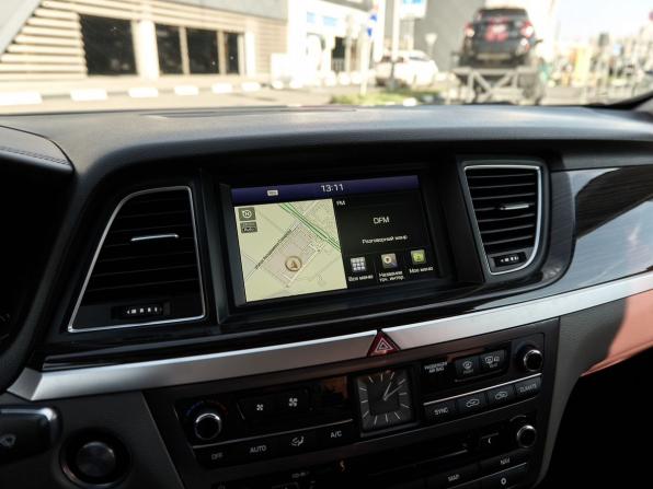 Hyundai Genesis II с пробегом 2015 года, цена 1 520 000 рублей, 205229 км, седан, Автокод Объявления