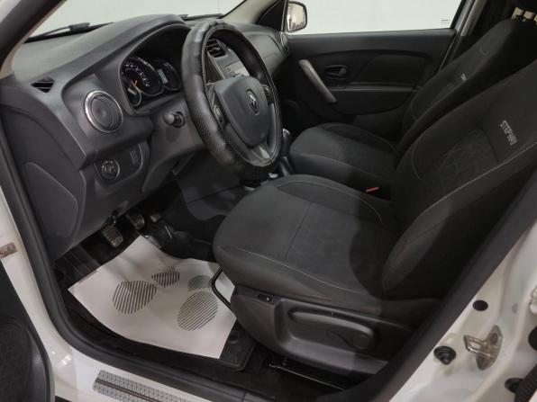 Renault Sandero II с пробегом 2018 года, цена 1 080 000 рублей, 120437 км, хэтчбек, Автокод Объявления