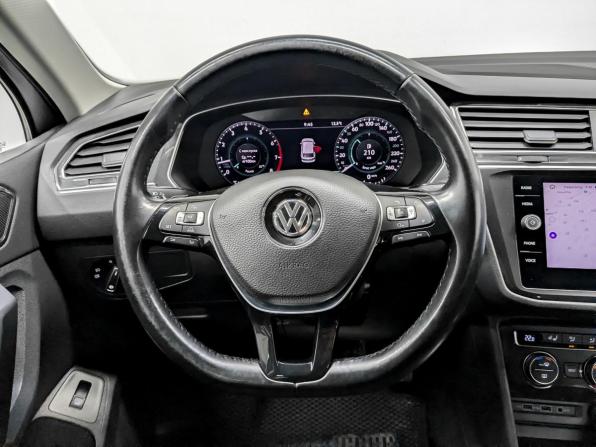 Volkswagen Tiguan II с пробегом 2018 года, цена 2 415 000 рублей, 157614 км, внедорожник, Автокод Объявления