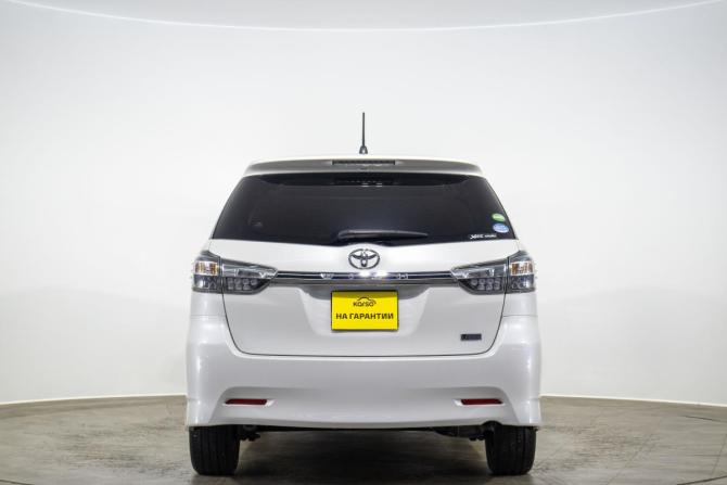 Toyota Wish II Рестайлинг с пробегом 2015 года, цена 1 899 000 рублей, 69840 км, минивэн, Автокод Объявления
