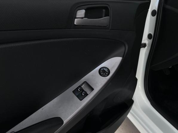 Hyundai Solaris I с пробегом 2014 года, цена 820 000 рублей, 177695 км, седан, Автокод Объявления