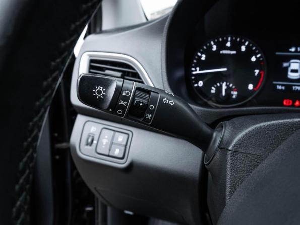 Hyundai Solaris II с пробегом 2018 года, цена 1 184 000 рублей, 179206 км, седан, Автокод Объявления