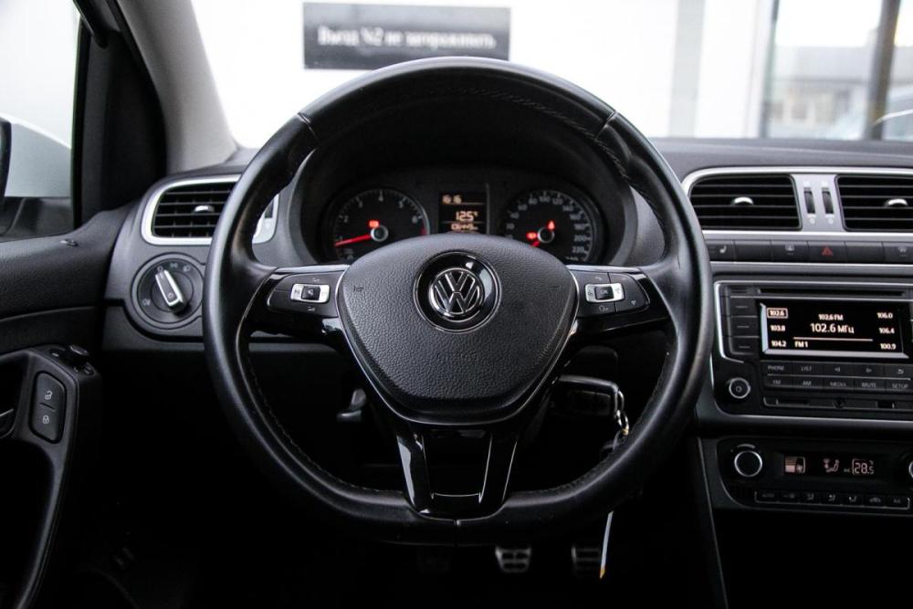 Volkswagen Polo V Рестайлинг Иркутск  - изображение 14
