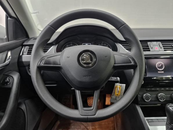 Skoda Octavia III (A7) Рестайлинг с пробегом 2019 года, цена 1 790 000 рублей, 79450 км, лифтбек, Автокод Объявления