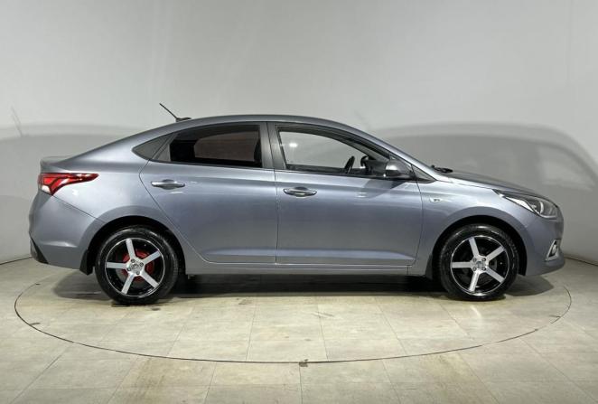 Hyundai Solaris II с пробегом 2018 года, цена 1 370 000 рублей, 131054 км, седан, Автокод Объявления