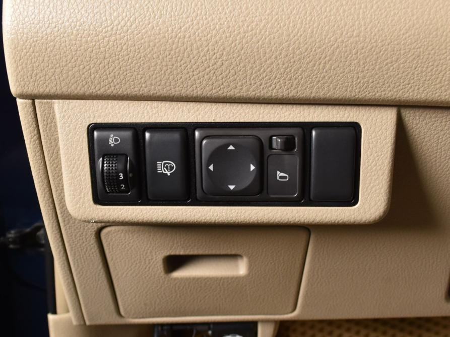 Nissan Tiida I Рестайлинг Кемерово  - изображение 19