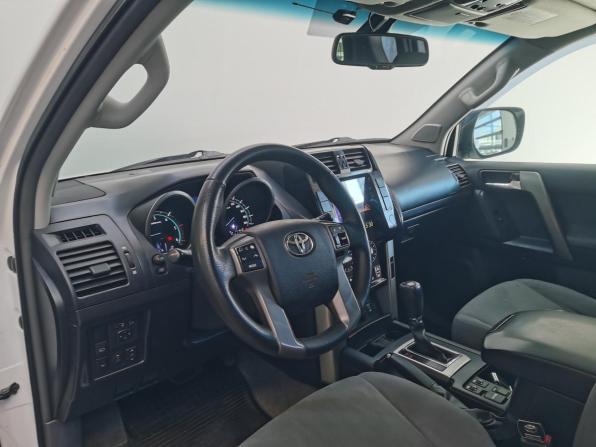 Toyota Land Cruiser Prado 150 Series с пробегом 2010 года, цена 2 390 000 рублей, 334320 км, внедорожник, Автокод Объявления