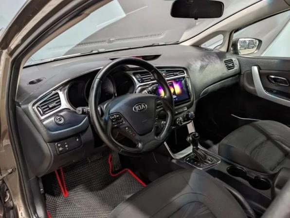 Kia Ceed II Рестайлинг с пробегом 2018 года, цена 1 070 000 рублей, 200325 км, универсал, Автокод Объявления