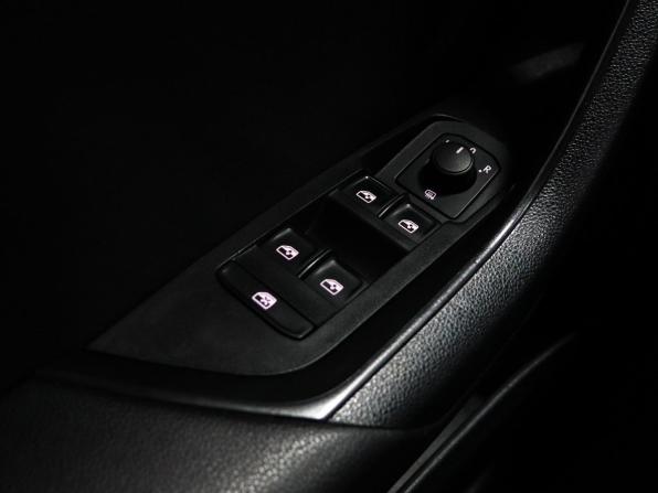 Skoda Karoq I с пробегом 2021 года, цена 2 449 000 рублей, 61308 км, внедорожник, Автокод Объявления