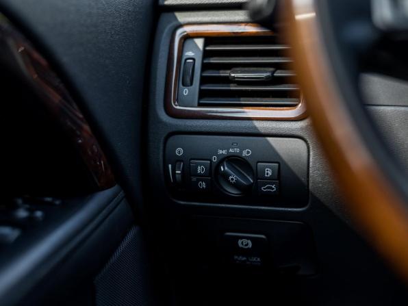 Volvo XC70 II с пробегом 2012 года, цена 1 180 000 рублей, 428436 км, универсал, Автокод Объявления