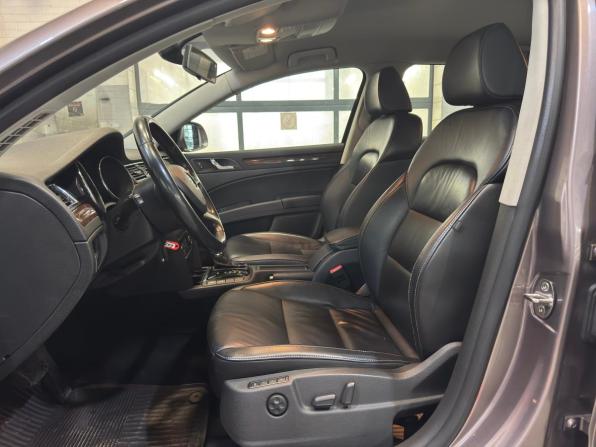 Skoda Superb II Рестайлинг с пробегом 2013 года, цена 949 000 рублей, 307000 км, лифтбек, Автокод Объявления
