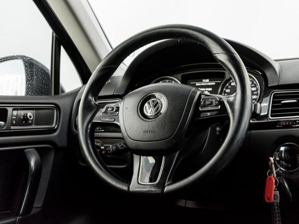 Volkswagen Touareg II с пробегом 2011 года, цена 1 585 000 рублей, 308105 км, внедорожник, Автокод Объявления