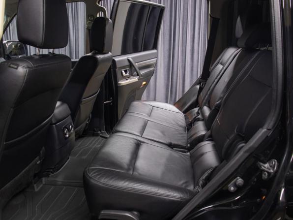 Mitsubishi Pajero IV Рестайлинг 2 с пробегом 2018 года, цена 2 990 000 рублей, 147712 км, внедорожник, Автокод Объявления