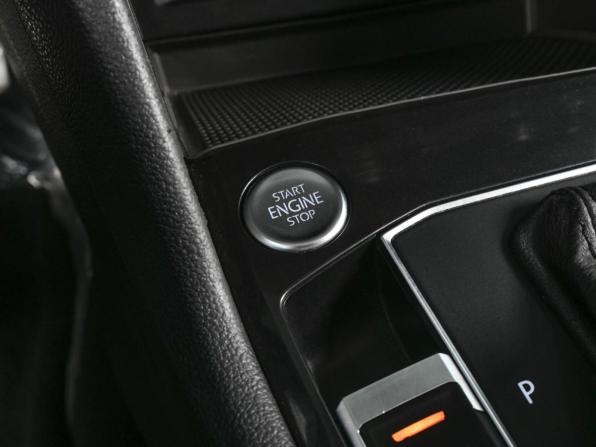Volkswagen Tiguan II с пробегом 2018 года, цена 2 719 000 рублей, 189452 км, внедорожник, Автокод Объявления