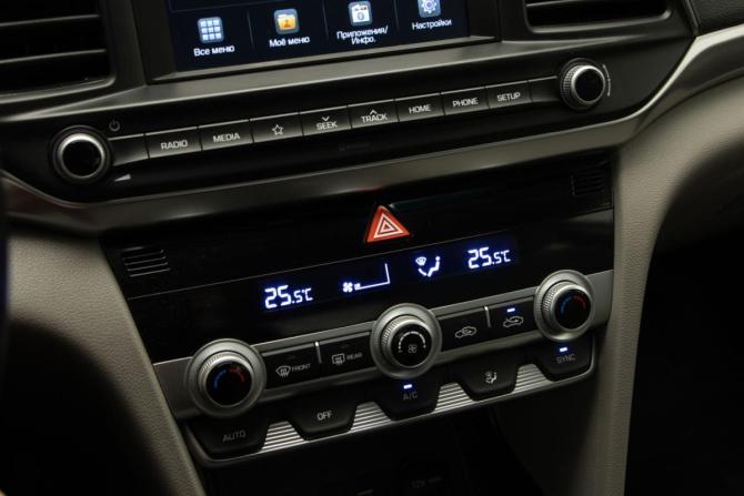 Hyundai Elantra VI (AD) Рестайлинг с пробегом 2020 года, цена 1 945 000 рублей, 59750 км, седан, Автокод Объявления