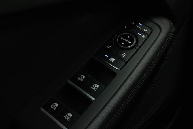 Hyundai Genesis II с пробегом 2016 года, цена 2 049 000 рублей, 102995 км, седан, Автокод Объявления