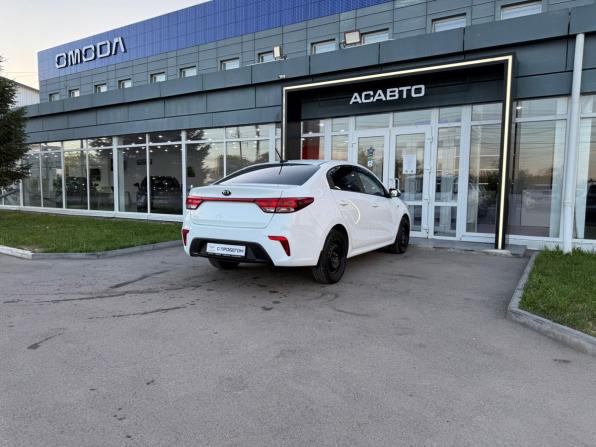 Kia Rio IV с пробегом 2017 года, цена 929 000 рублей, 123000 км, седан, Автокод Объявления