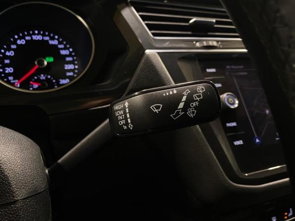 Volkswagen Tiguan II Рестайлинг с пробегом 2021 года, цена 2 850 000 рублей, 47859 км, внедорожник, Автокод Объявления