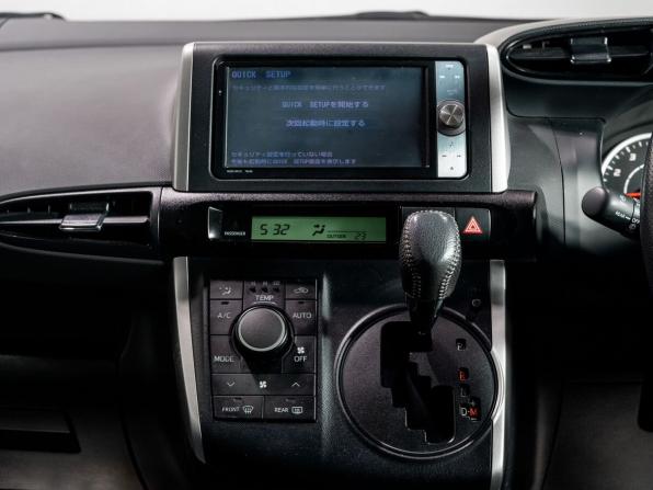Toyota Wish II с пробегом 2012 года, цена 1 420 000 рублей, 132000 км, минивэн, Автокод Объявления